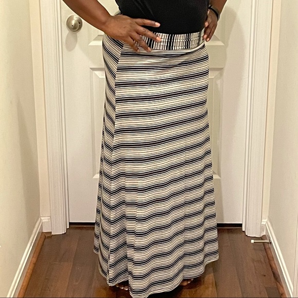 Roz & Ali Dresses & Skirts - Roz & Ali Skirt